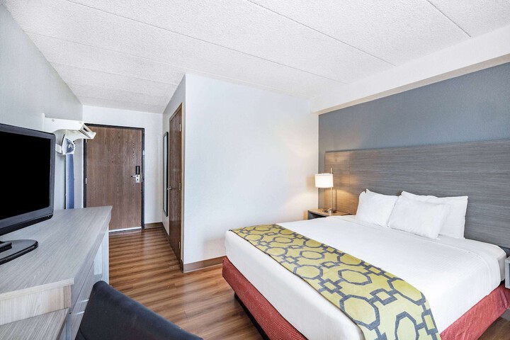 Room 8 of 31