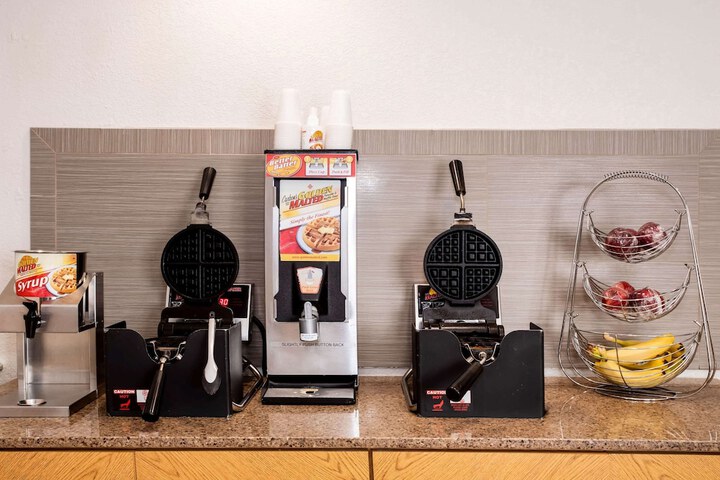 Breakfast/Coffee Service 37 of 39