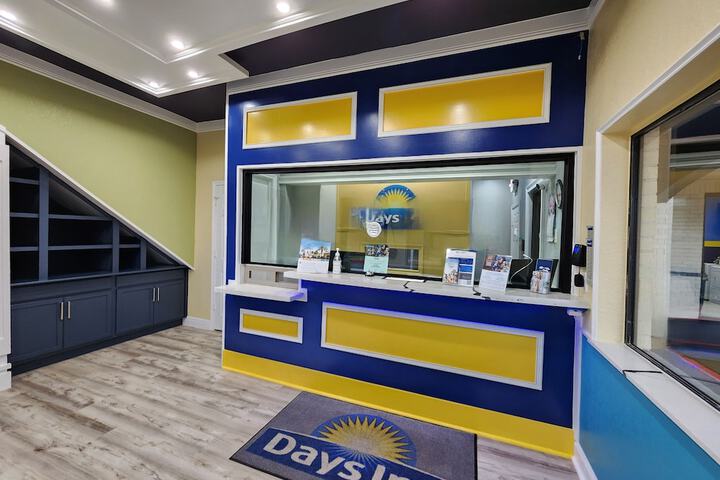 Days Inn by Wyndham Dickinson TX