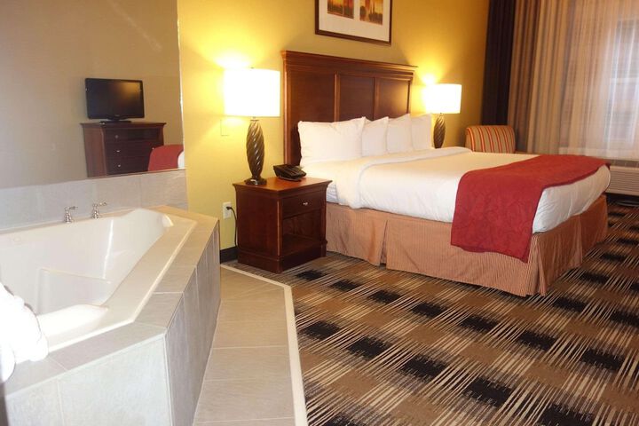 Country Inn & Suites by Radisson Helen, GA