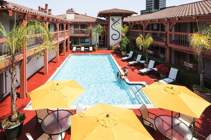 Pool 5 of 37