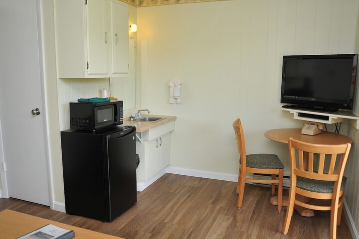 Friendship Oceanfront Suites
