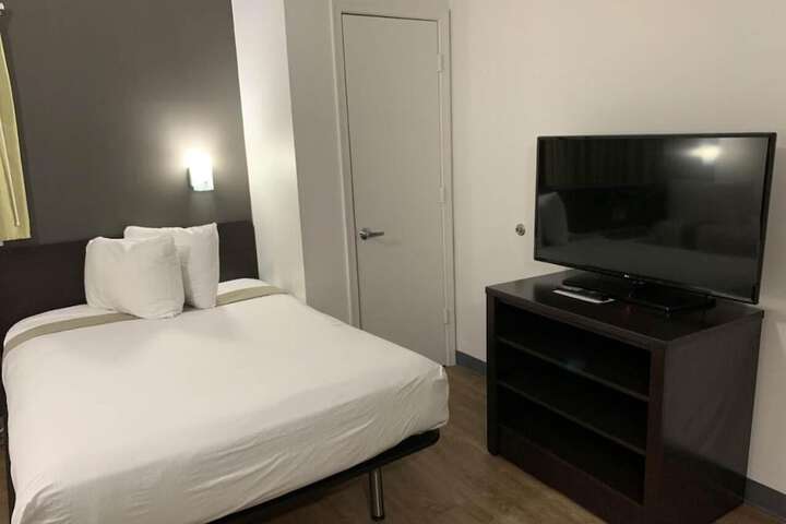 Room 30 of 35