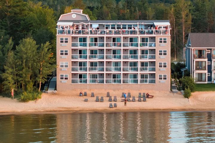 Hotel 8 of 108