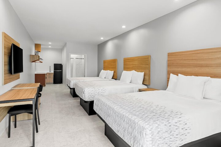 Americas Best Value Inn & Suites Tomball Grand Parkway