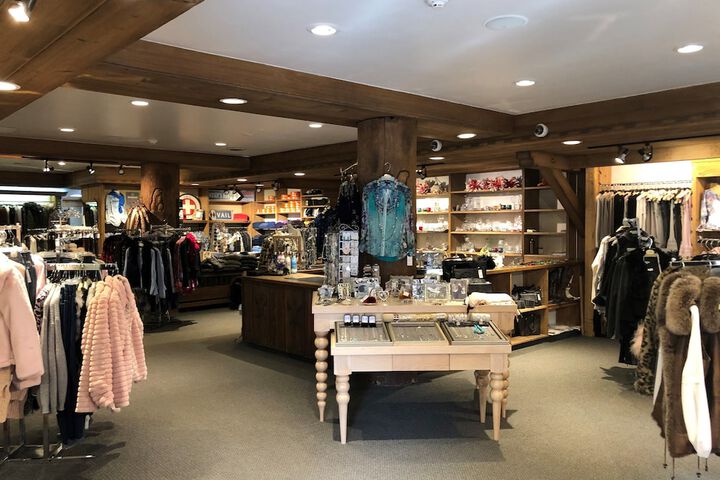 Gift Shop 55 of 71