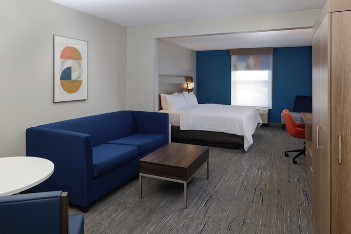 Room 42 of 77
