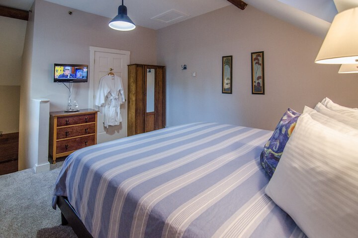 Room 28 of 60