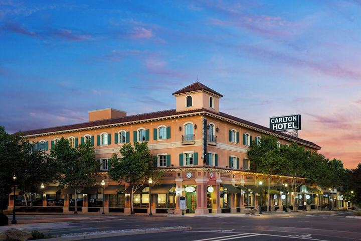 The Carlton Hotel Atascadero – Paso Robles, a Tribute Portfolio Hotel