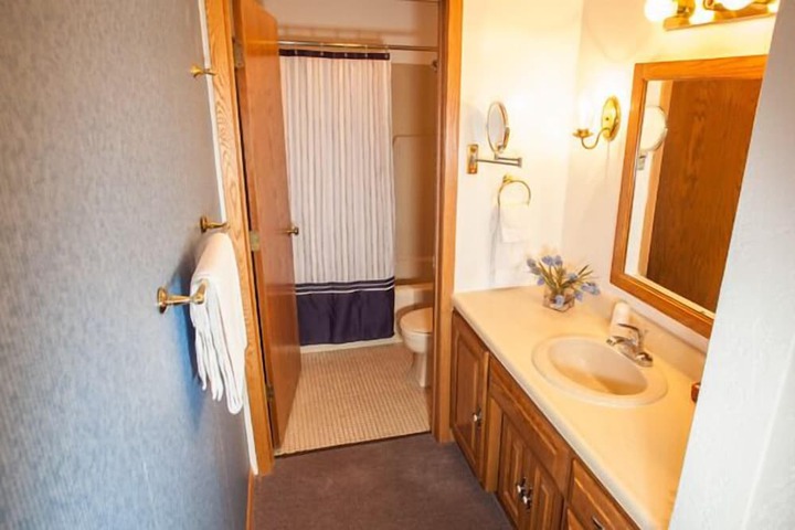 Room 16 of 34