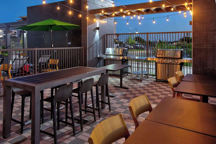 Terrace/Patio 24 of 25