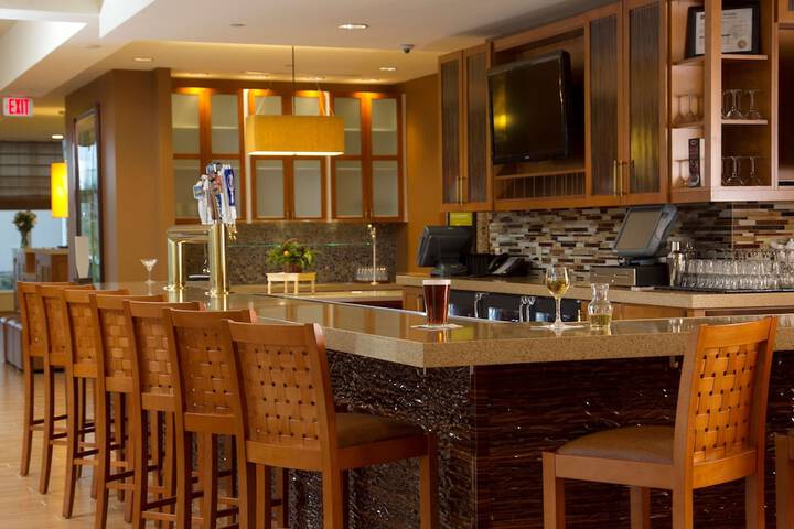 Lounge 60 of 69
