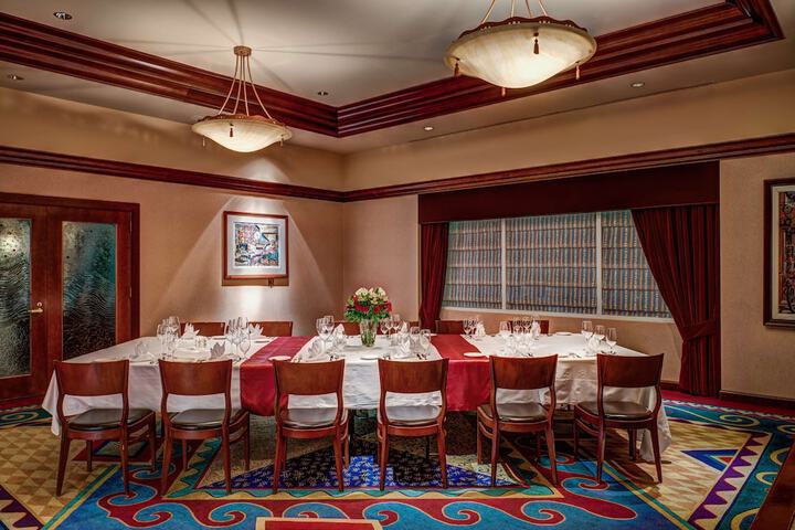 Dining 40 of 58