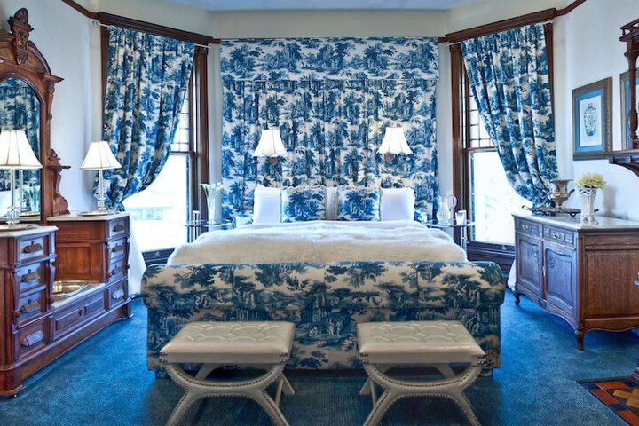 Room 4 of 17