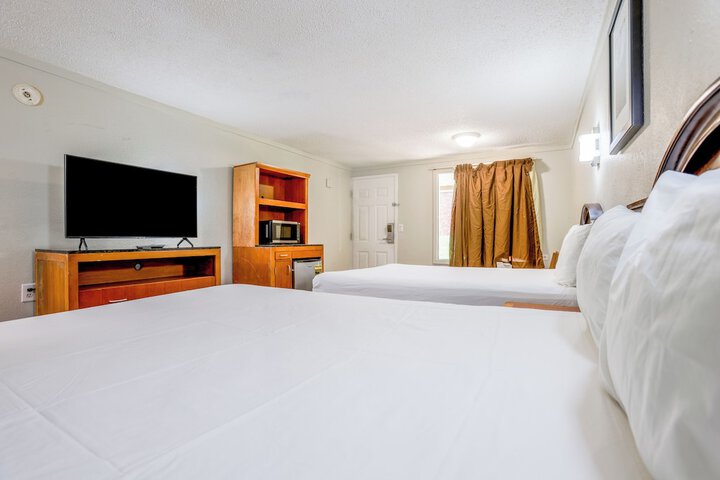 Cozy Garden Inn by OYO Hwy 40 Richmond
