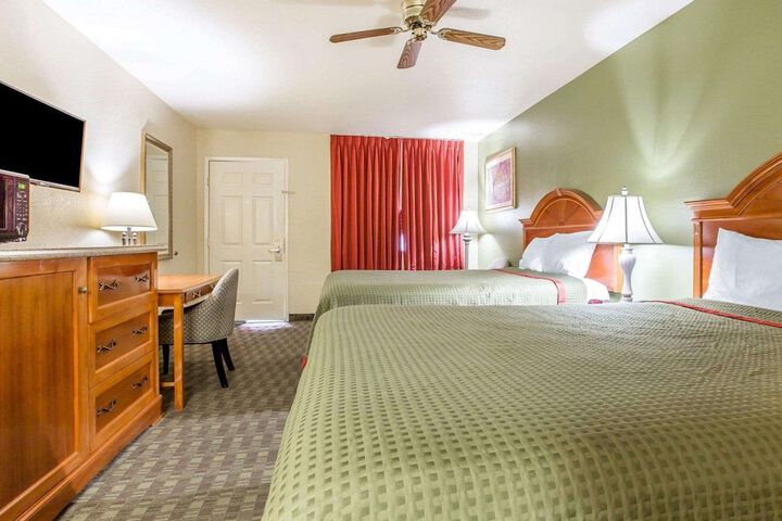 Room 10 of 31