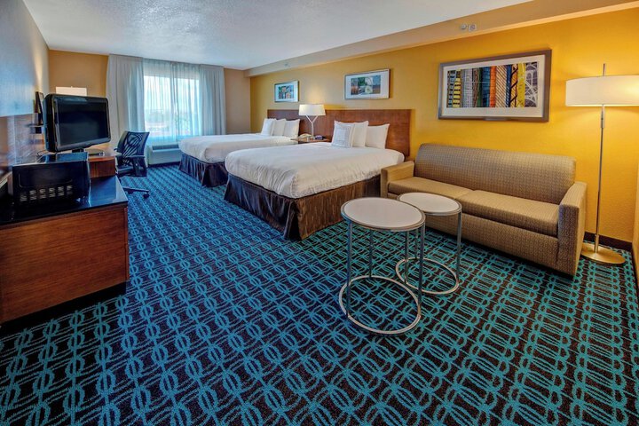 Room 17 of 28