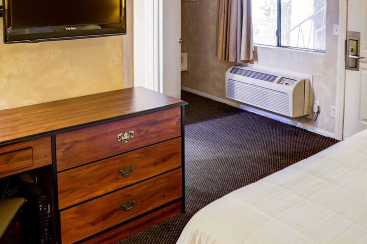 Room 11 of 26