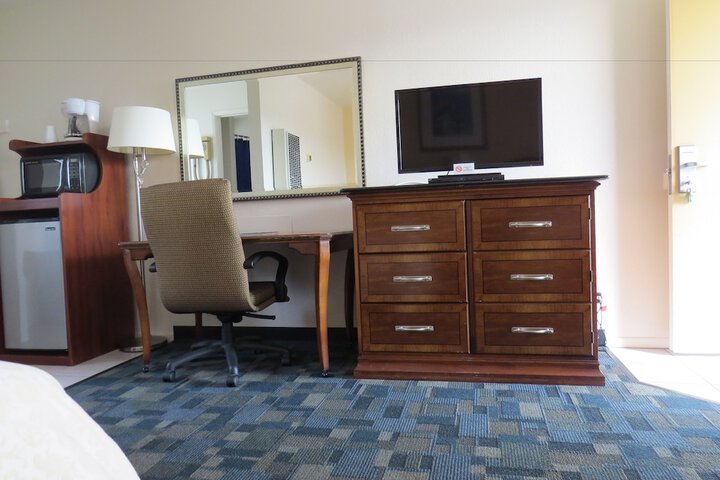 Room 9 of 13