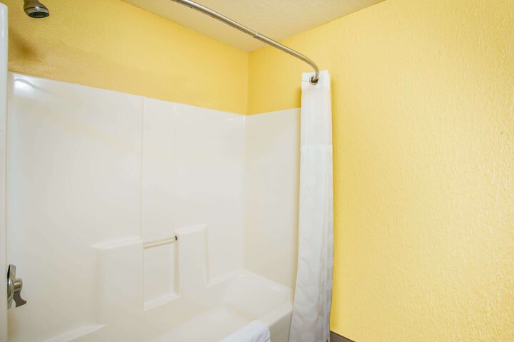 Room 10 of 19
