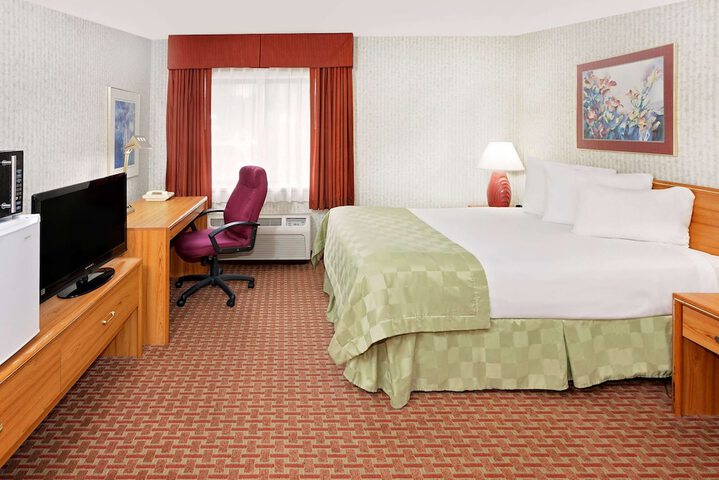 Room 7 of 19