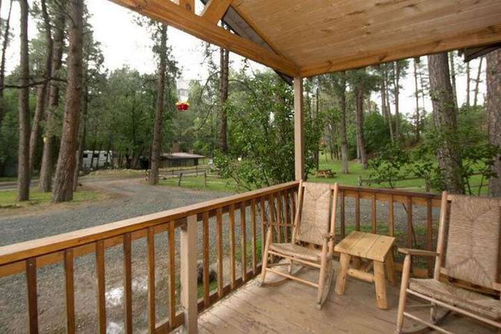 Upper Canyon Inn & Cabins