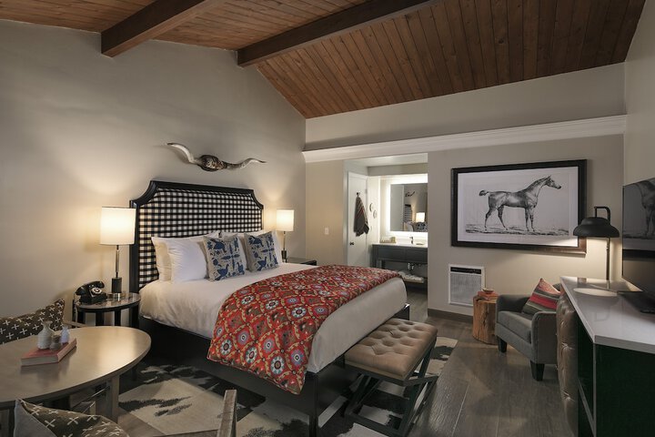 Room 25 of 60