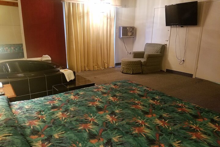 Room 27 of 37