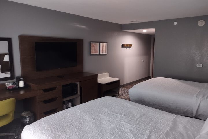 Room 10 of 12