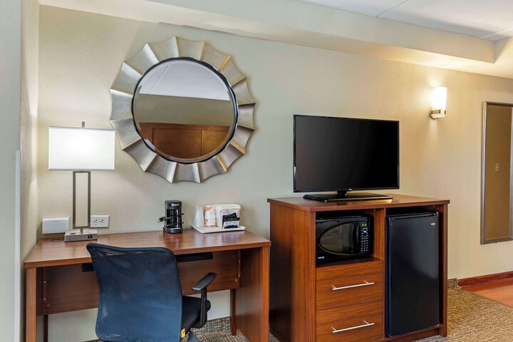 Room 36 of 104