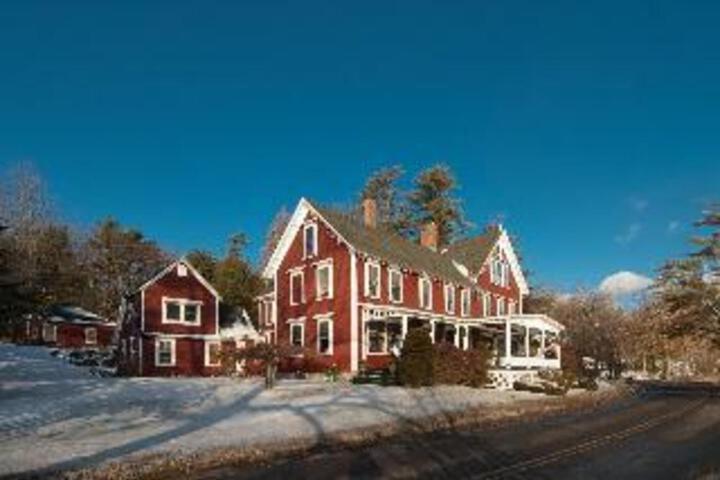 The Lake House at Ferry Point