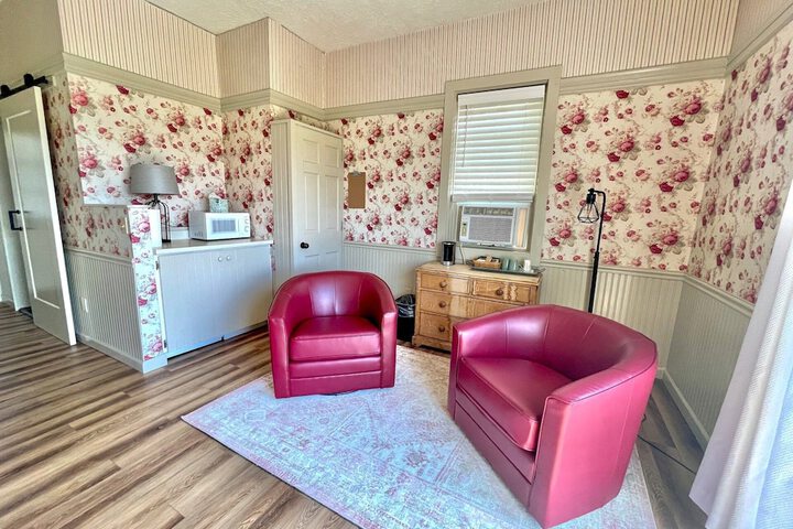 Room 70 of 294