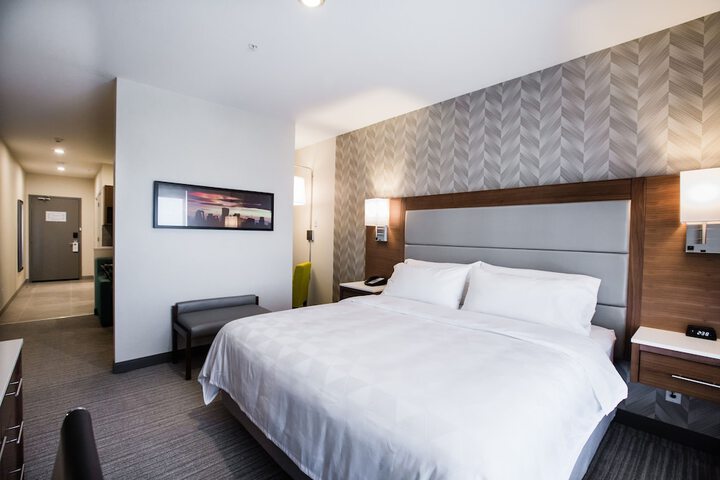 Room 60 of 143