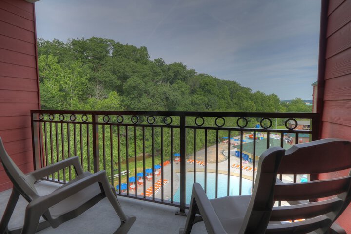 Country Cascades Waterpark Resort
