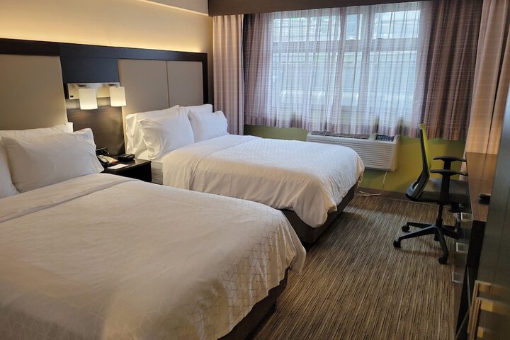Room 11 of 26