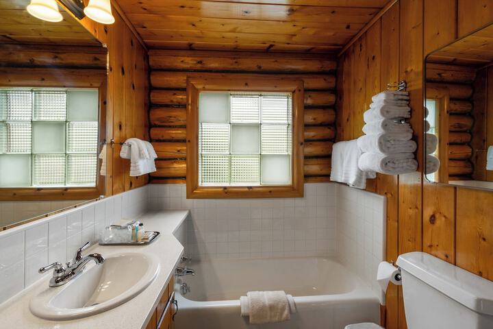 El Western Cabins & Lodges