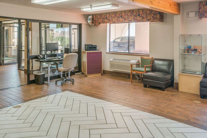Business Center 48 of 49