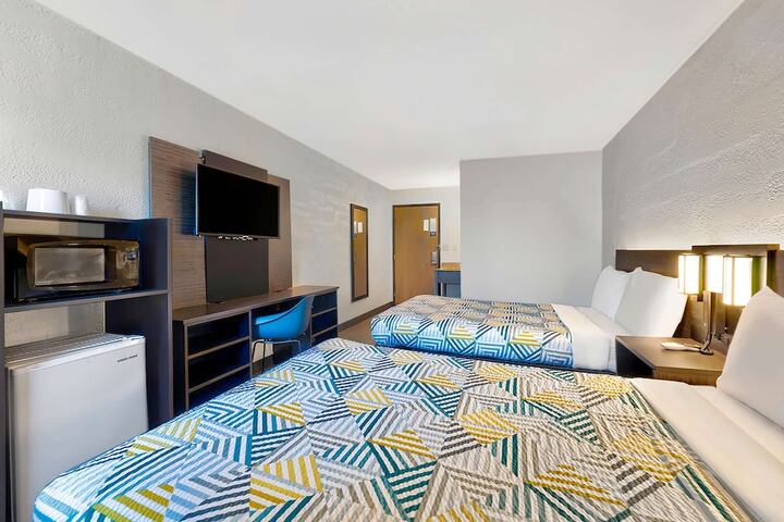 Room 17 of 27
