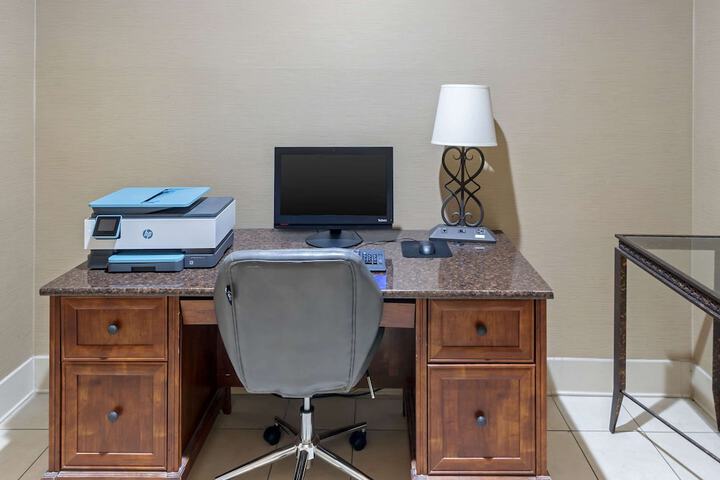 Business Center 27 of 27