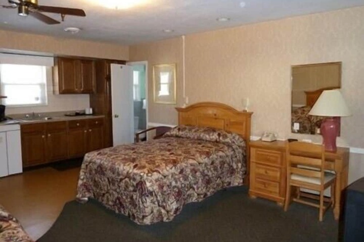Room 13 of 15
