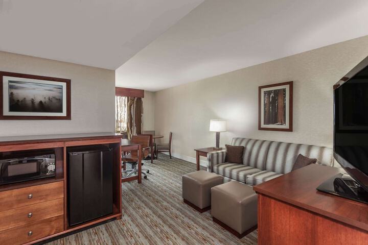 Room 9 of 30