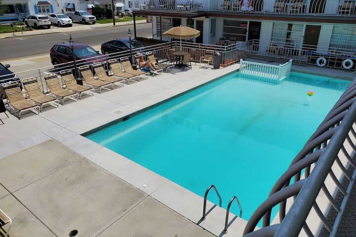 Pool 5 of 37
