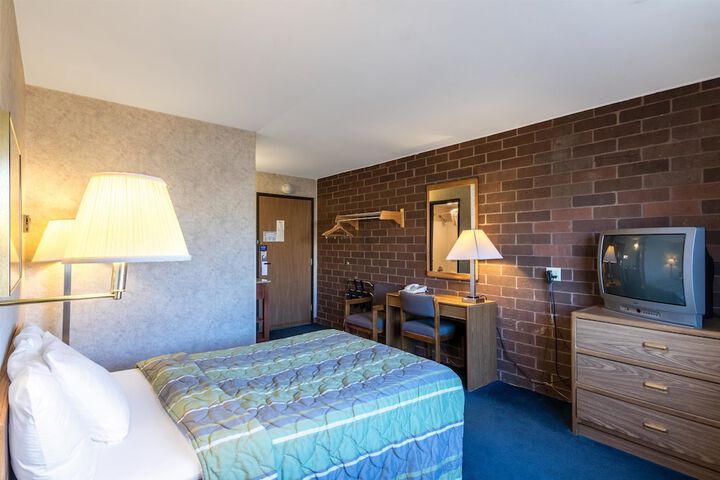 Room 29 of 40