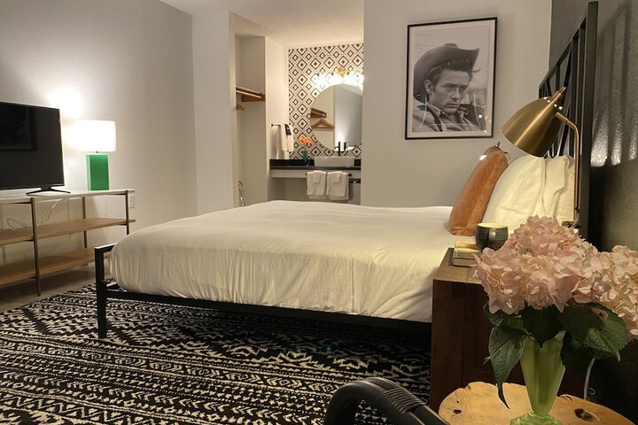 Room 16 of 68