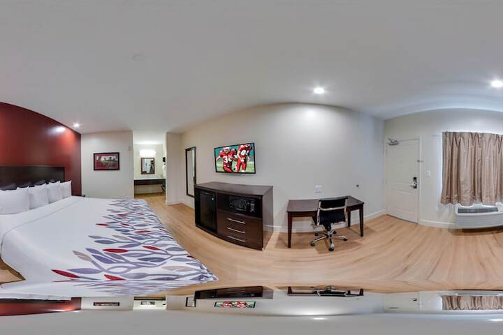 Room 17 of 40