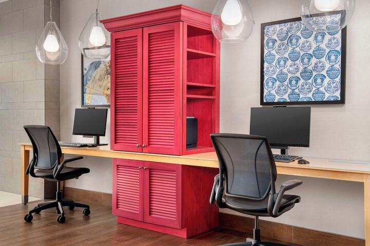 Business Center 26 of 26