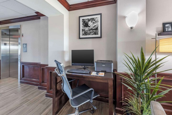 Business Center 41 of 42