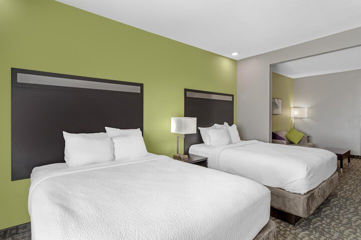 Best Western Plus Bay City Inn & Suites