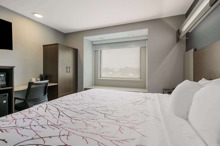 Room 25 of 34