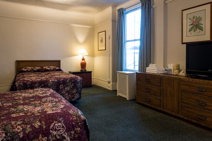 Room 19 of 38